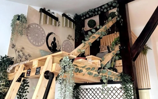 Urban Zen Den 2 Room Condo