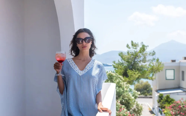 White Rock Milos Suites