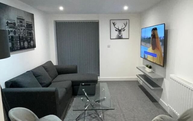 Immaculate 2-bed Apartment in London