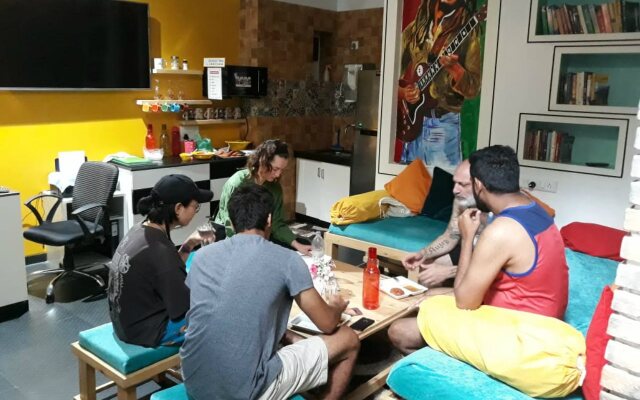 Mumbai Staytion Dorm - A Backpackers Hostel