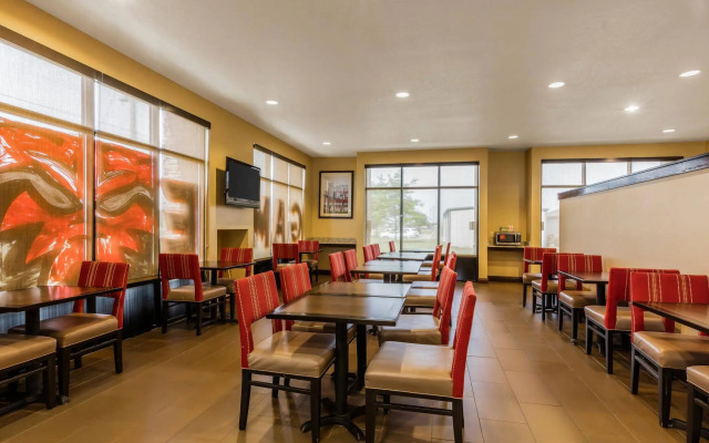 Comfort Suites Jonesboro University Area