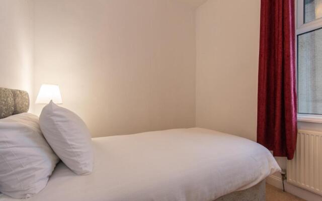 Glebe Street Apartment
