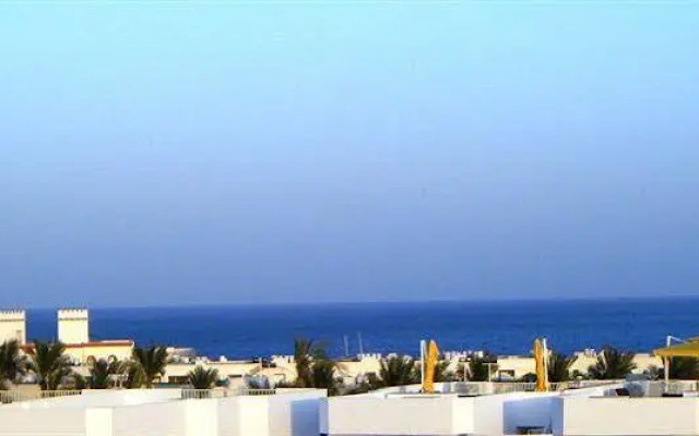 Carlton Resort Apartments