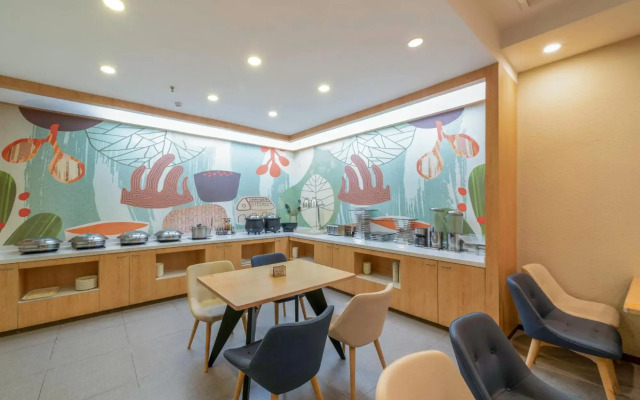 Hanting Hotel Wuhan Guangbutun Station