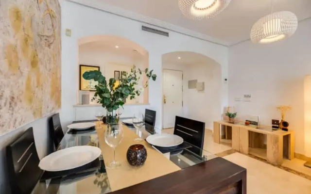2 Bedrooms - Sleeps 4 - Garden and Pool With View