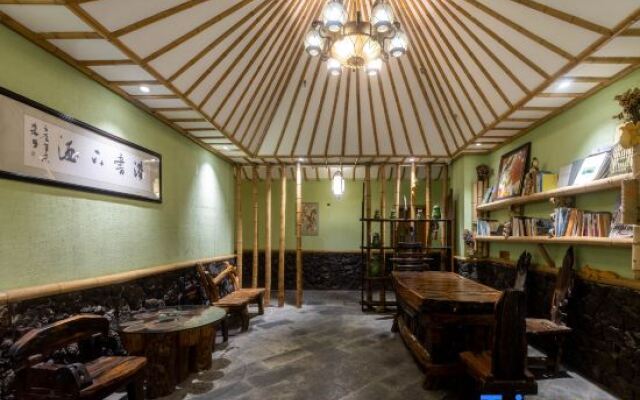 Haikou Island Forest Hotel (Haikou East High-speed Railway Station)