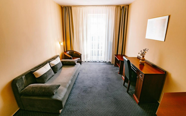 Greenwood Hotel