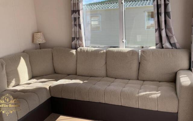 3 Bedrooms Loch Views Heated Pool Close To Beaches