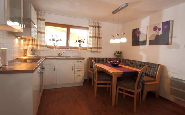 Boutique Apartment With Mountain View