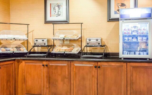 Comfort Inn & Suites York North