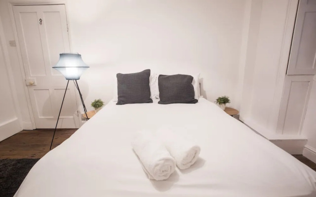 Short Stay Bristol - Pembroke Apartment