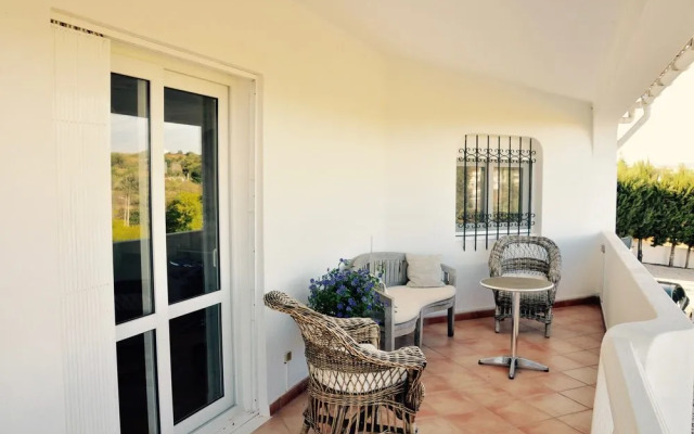 The White House - B&B in the Villa