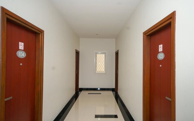 OYO 330 Diamond Executive Kost