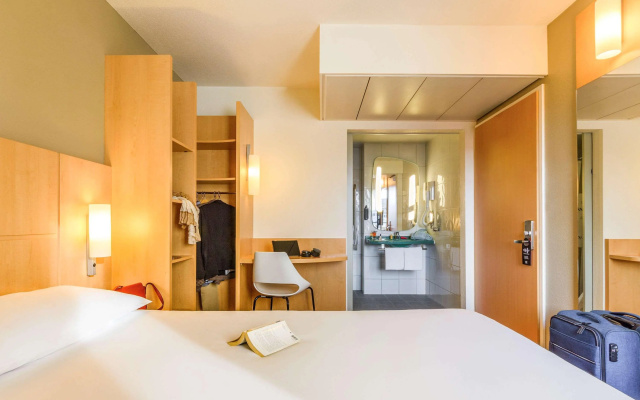 ibis Lausanne Crissier – Guest Rooms – Crissier