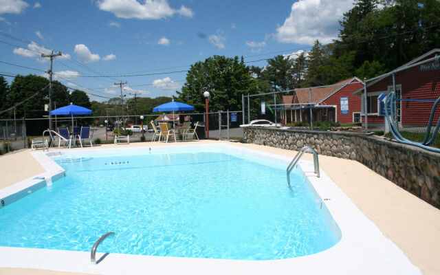 Blue Spruce Motel & Townhouses