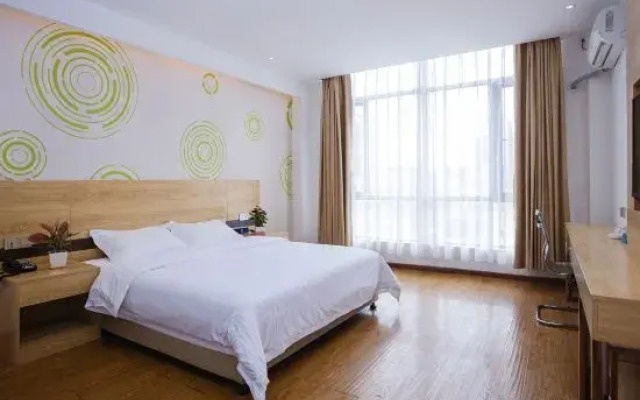 GreenTree Inn Express Hotel (Lianjiang Jiuzhoujiang Avenue North Branch)