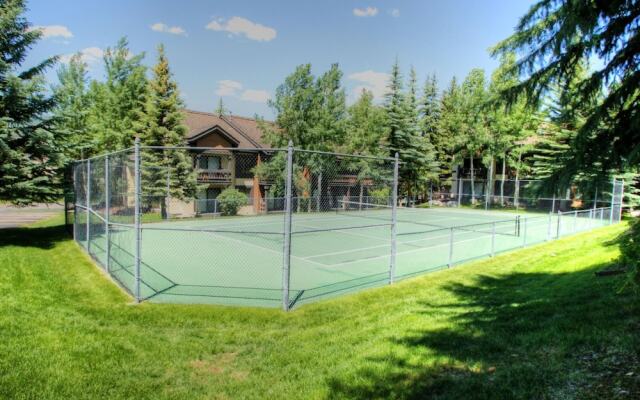 Ridgepoint Townhomes by Beaver Creek Mountain Lodging