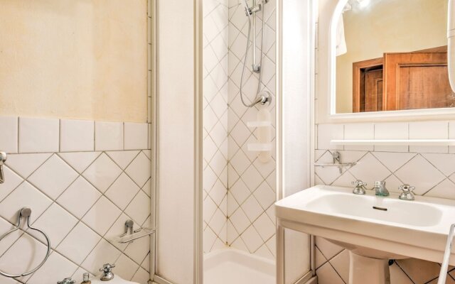 Majestic Farmhouse in San Vivaldo with Swimming Pool