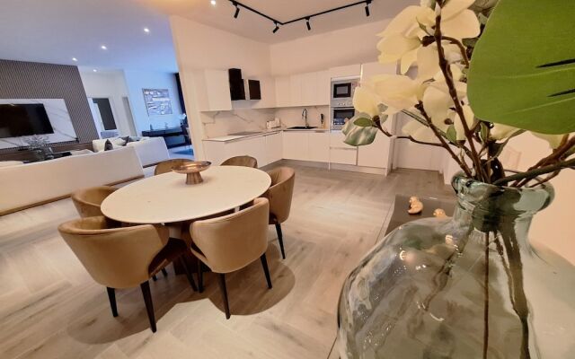 Victor Regents Apartment