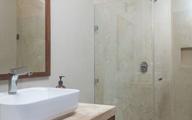 Equipped One Bedroom Beach Front Condo