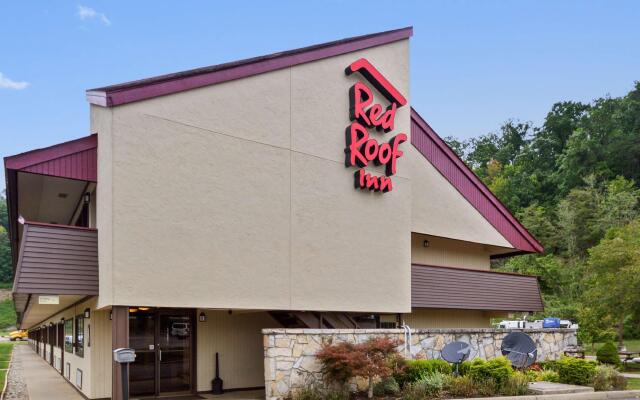 Red Roof Inn Charleston West - Hurricane, WV