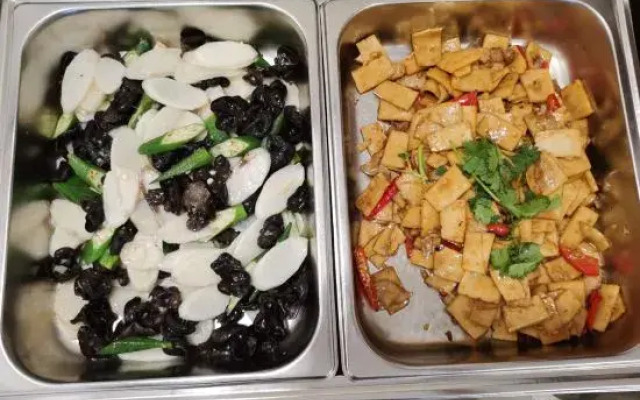 Hot Spring Holiday Hotel