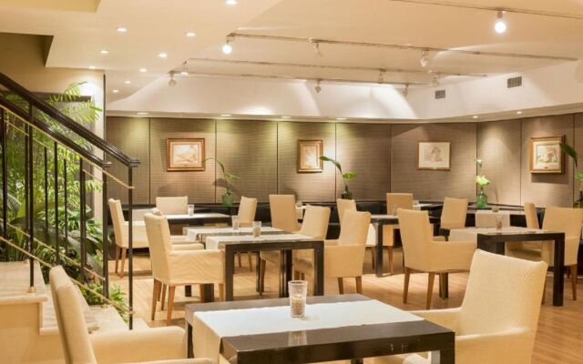 Loi Suites Recoleta Hotel