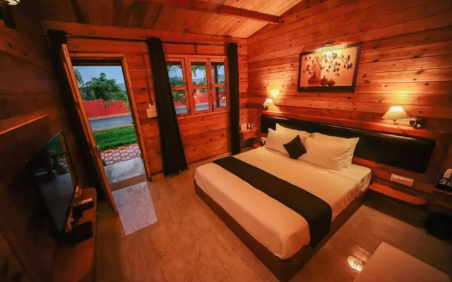 Grand Vatika Resort
