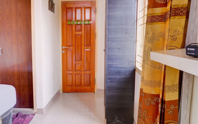 OYO Life 92637 Kost Arya Exclusive