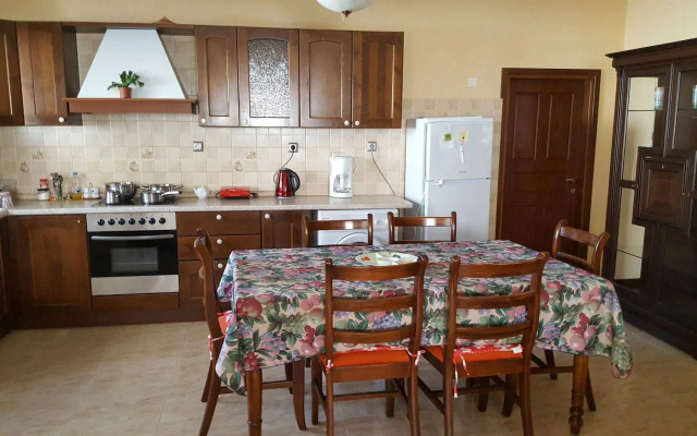 Dionysia Apartments