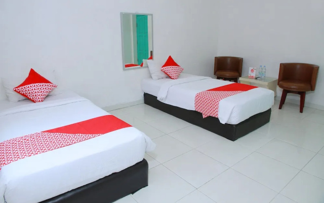 Grand Wisata Hotel by OYO Rooms