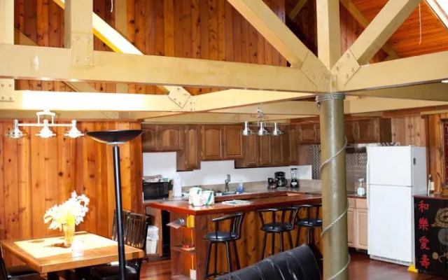 Volcano Country House