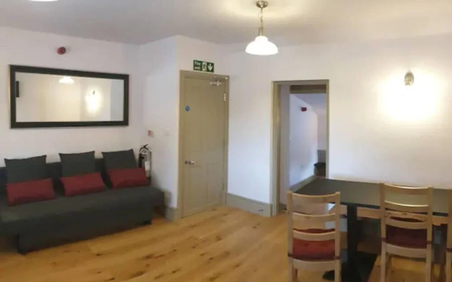 Sparks - Family Suite in Canalside Guesthouse