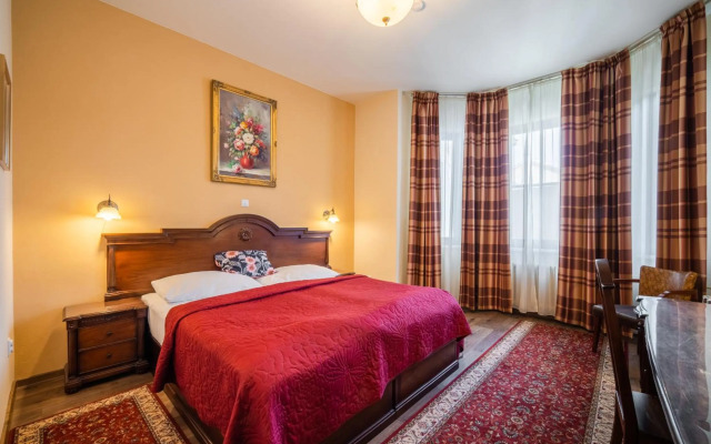 Hotel Grand