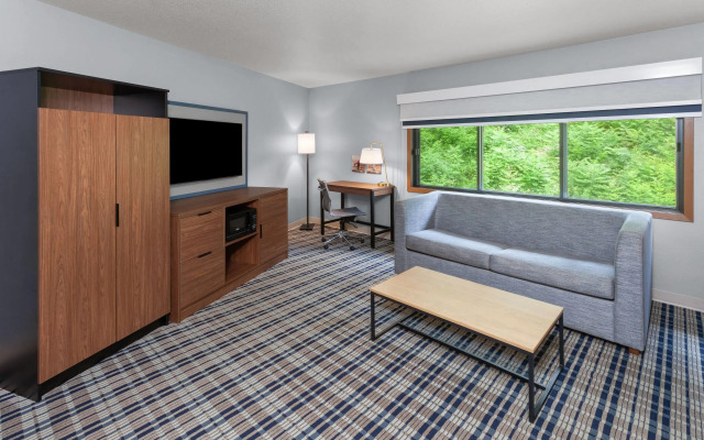 AmericInn by Wyndham West Salem