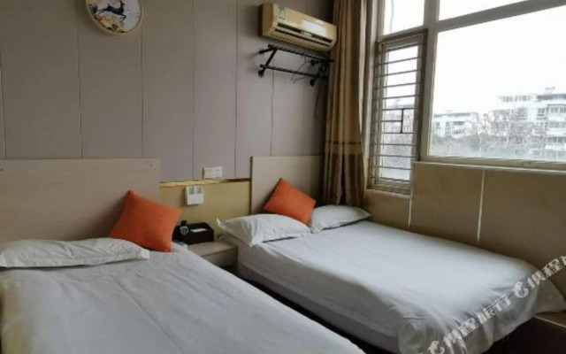 Huadu Business Hotel