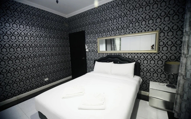 Golden Star Pattaya