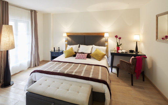 Mercure Maintenon