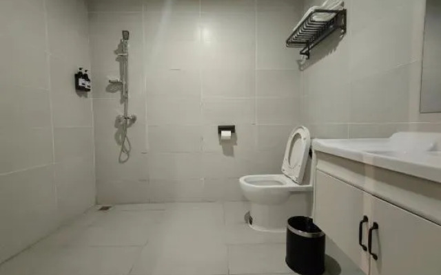 Shixing Huihuang Business Hotel