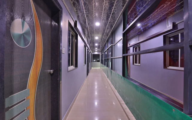 OYO Flagship 28024 Hotel Royal Palace