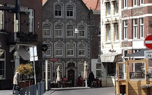 Roermond Uniek Stadspand, compleet woonhuis