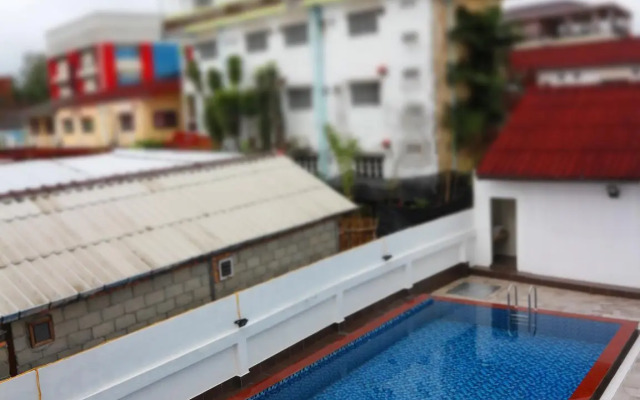 V Central Hotel