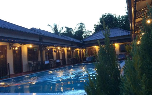 Makara Bungalows