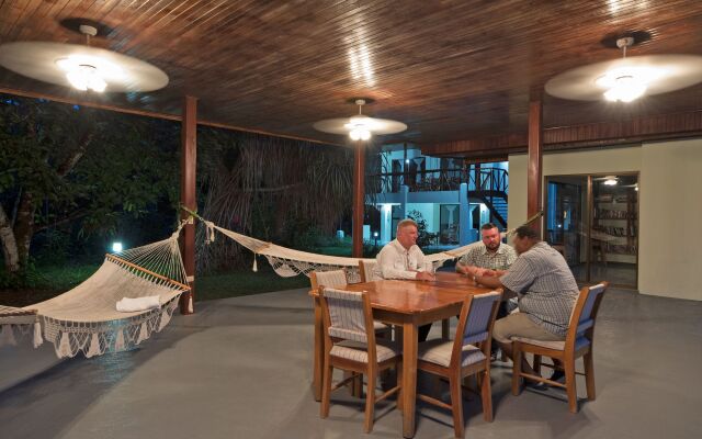 Crocodile Bay Resort