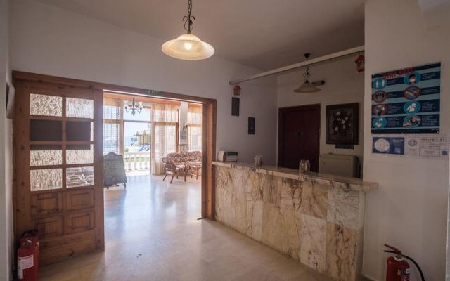 Ananias Hotel