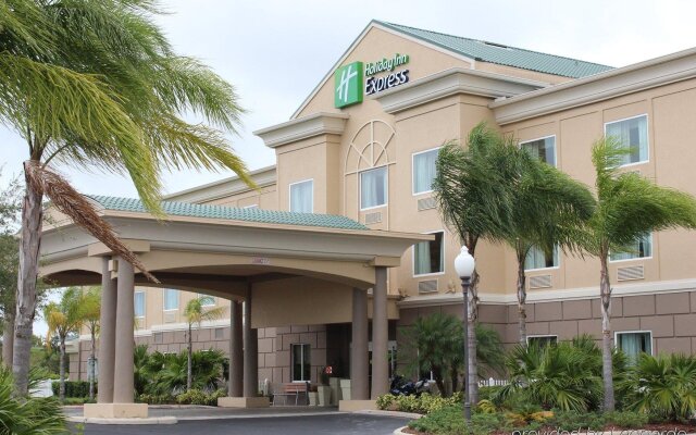 Holiday Inn Express & Suites Cocoa