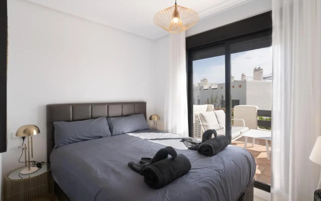 Luxe apartment with sea view