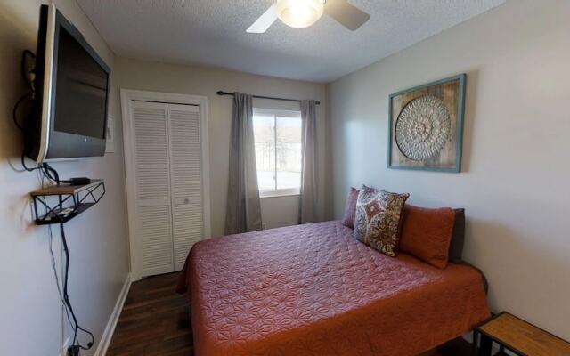 Smoky Top Summit 2 Bedroom Condo by RedAwning