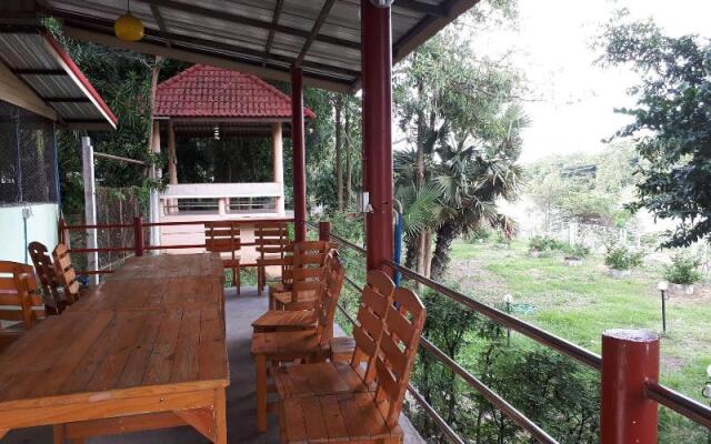 Baan Rimnam Resort
