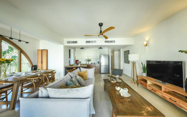 Andromeda 3 Bd apartment with pool & sea view